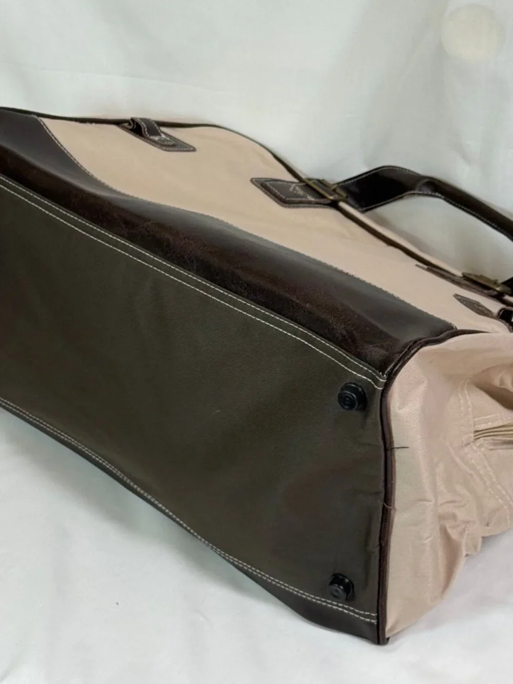 NWT GNBI Duffle Gym Carry On Weekender Travel Bag - Tan and Brown - Nice!